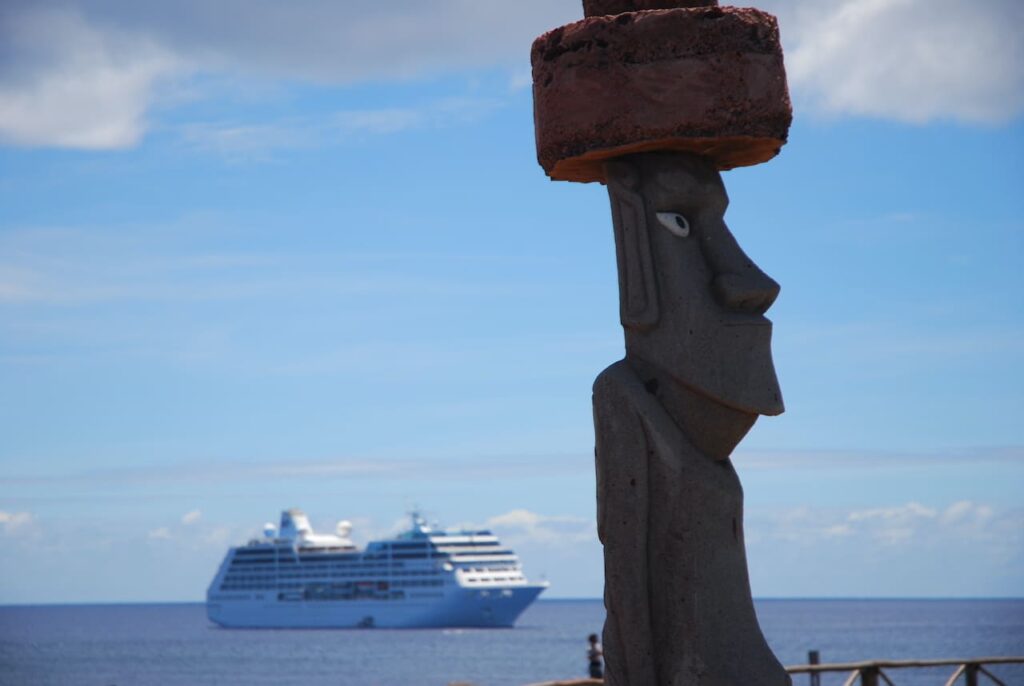 Moai y llegada a Isla de Pascua en crucero